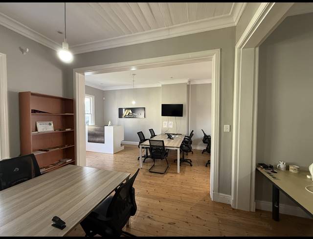 80M² OFFICE TO LET IN CLAREMONT
